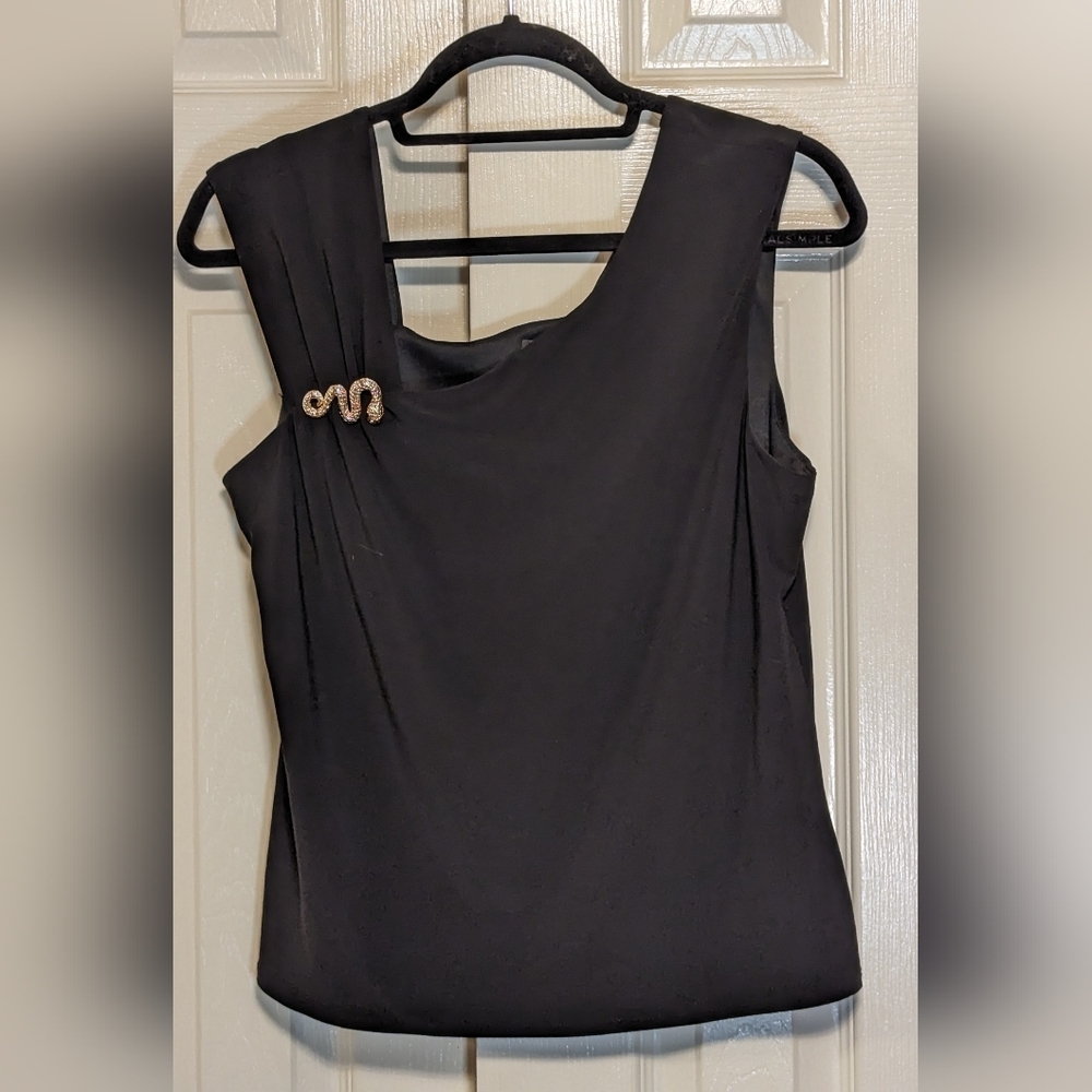 5/$25 Frank Lyman sleeveless blouse